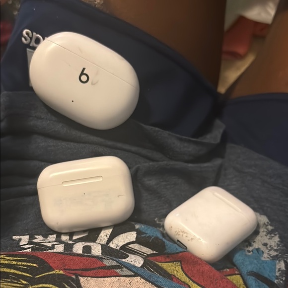 White Wireless Earbuds and Charging Cases